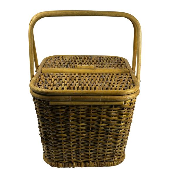 Wicker Vintage Picnic Basket Lined with Double Handles - Picture 5 of 14